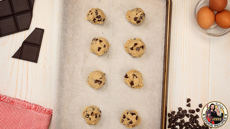 How do you make chocolate chip cookies step by step