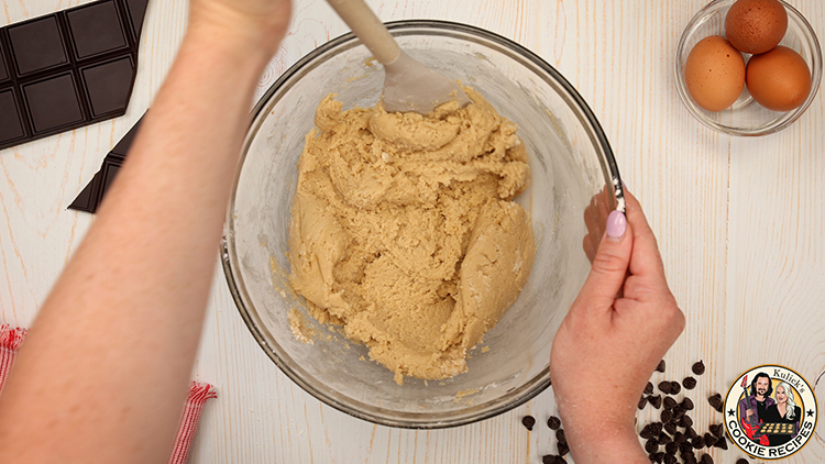 What makes a cookie soft and chewy or crispy