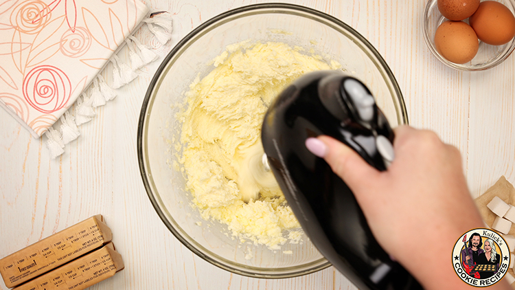 How do you make sugar cookies from scratch