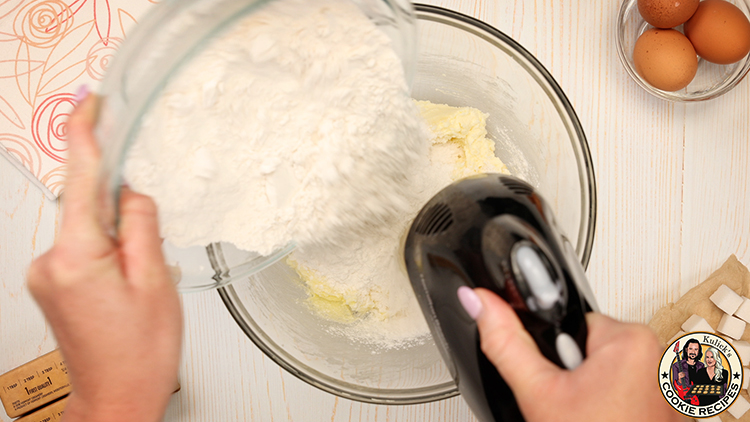 How long to bake sugar cookies