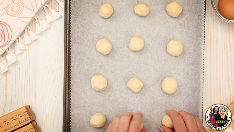 What is the best thickness for sugar cookies